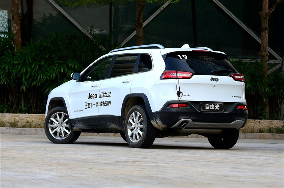 自由光 2014款 2.4L AT 精锐版 外观