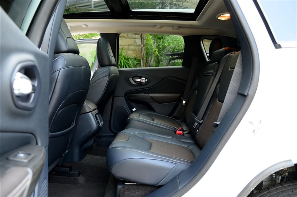 ɹ 2014 2.4L AT  οռ