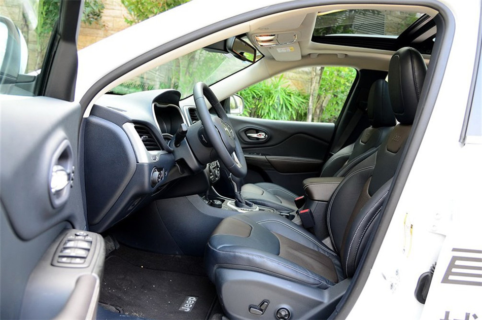 ɹ 2014 2.4L AT  οռ