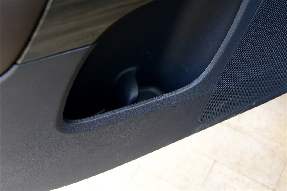 自由光 2014款 2.4L AT 精锐版 座椅空间