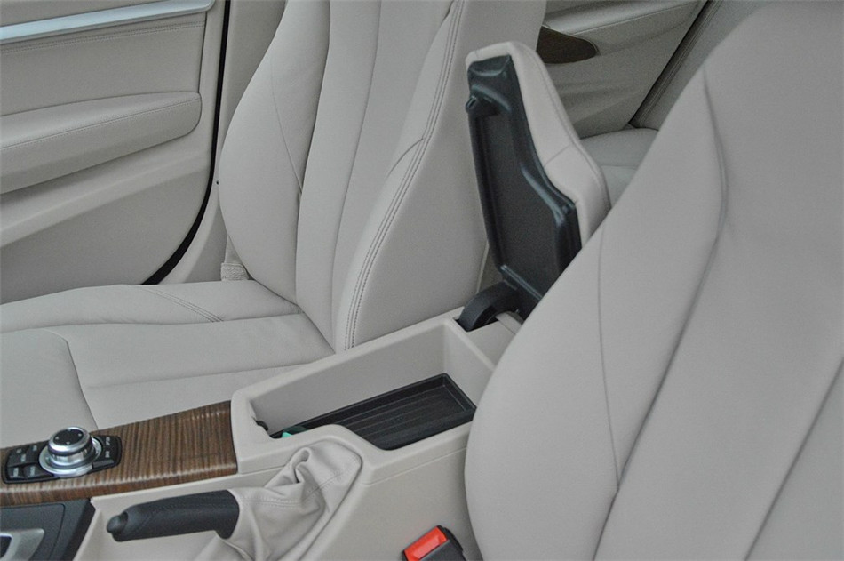 宝马3系GT 2013款 320i 风尚设计套装 座椅空间