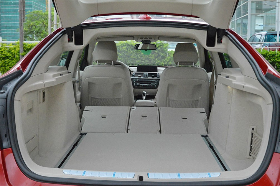 宝马3系GT 2013款 320i 风尚设计套装 座椅空间