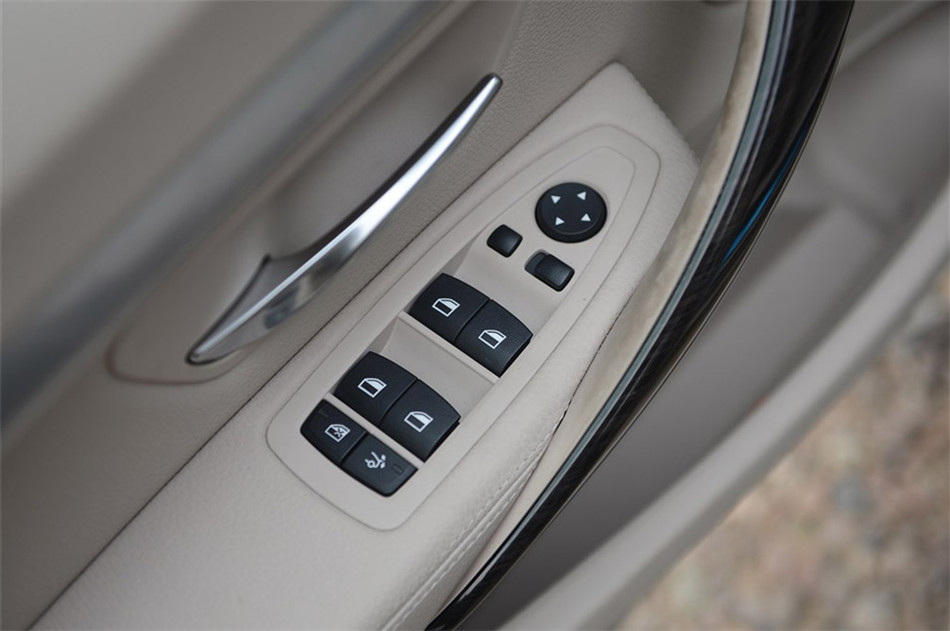 宝马3系GT 2013款 320i 风尚设计套装 座椅空间