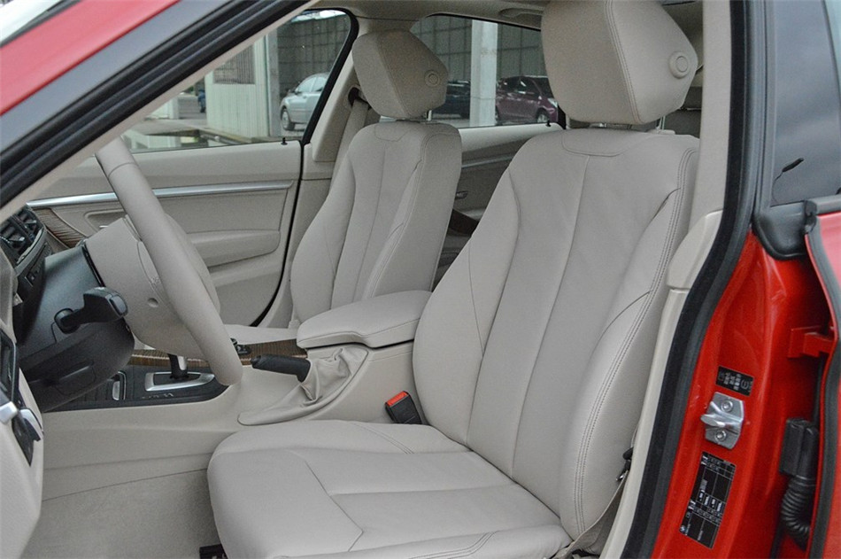 宝马3系GT 2013款 320i 风尚设计套装 座椅空间