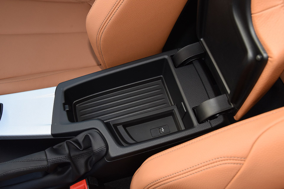 2019款 320i M运动型 座椅空间