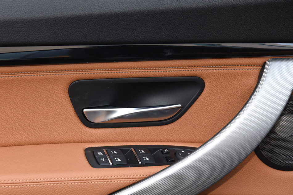 2019款 320i M运动型 座椅空间