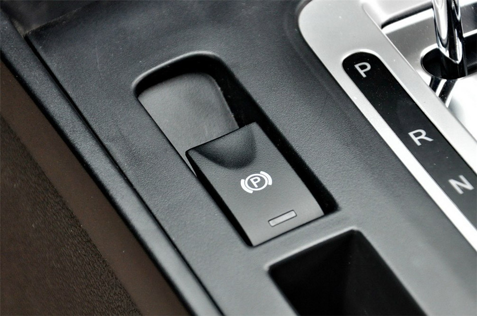 奔腾X80 2013款 基本型 内饰