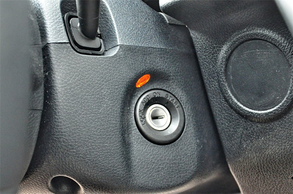 奔腾X80 2013款 基本型 内饰