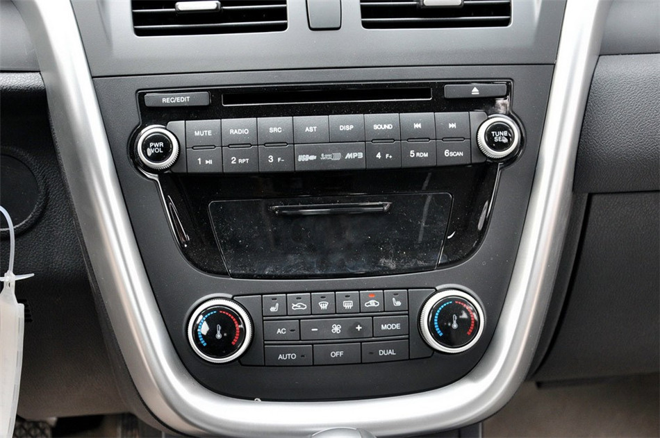 奔腾X80 2013款 基本型 内饰