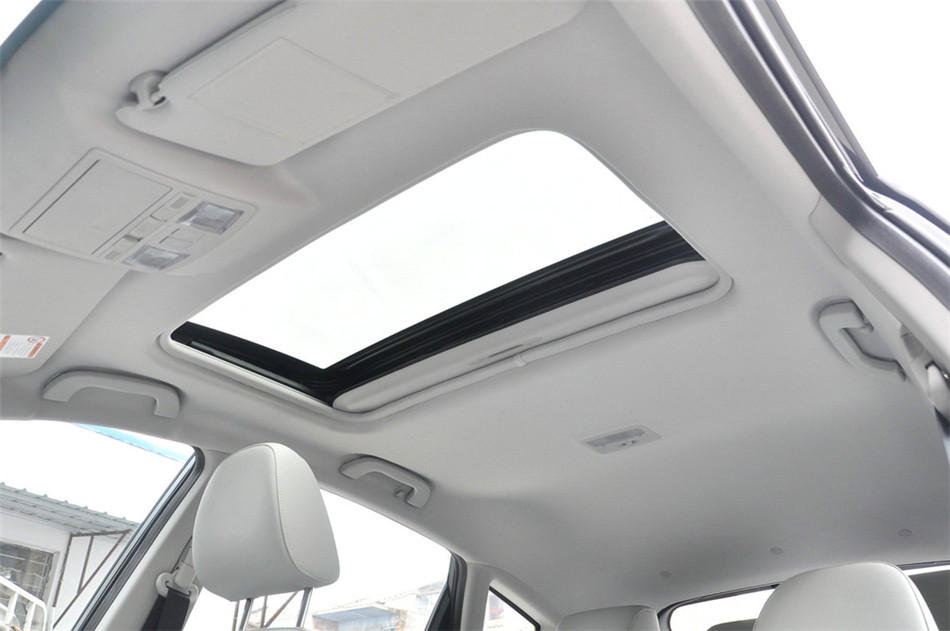 奔腾X80 2013款 基本型 座椅空间