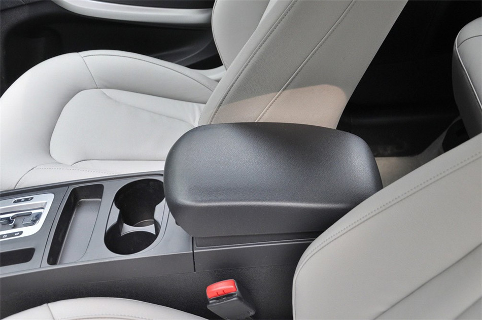 奔腾X80 2013款 基本型 座椅空间