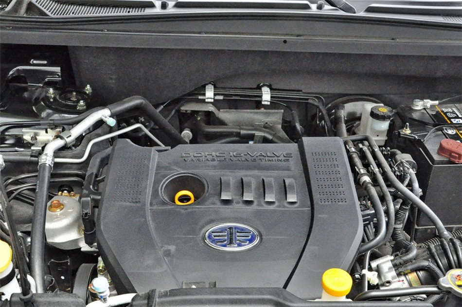 奔腾X80 2013款 基本型 引擎底盘