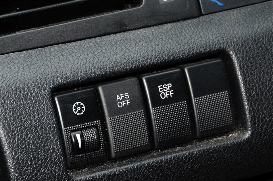 2013款 2.3L AT 旗舰版 内饰