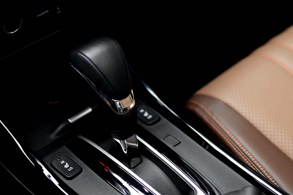 2017款 210TURBO CVT豪华版 5座 内饰