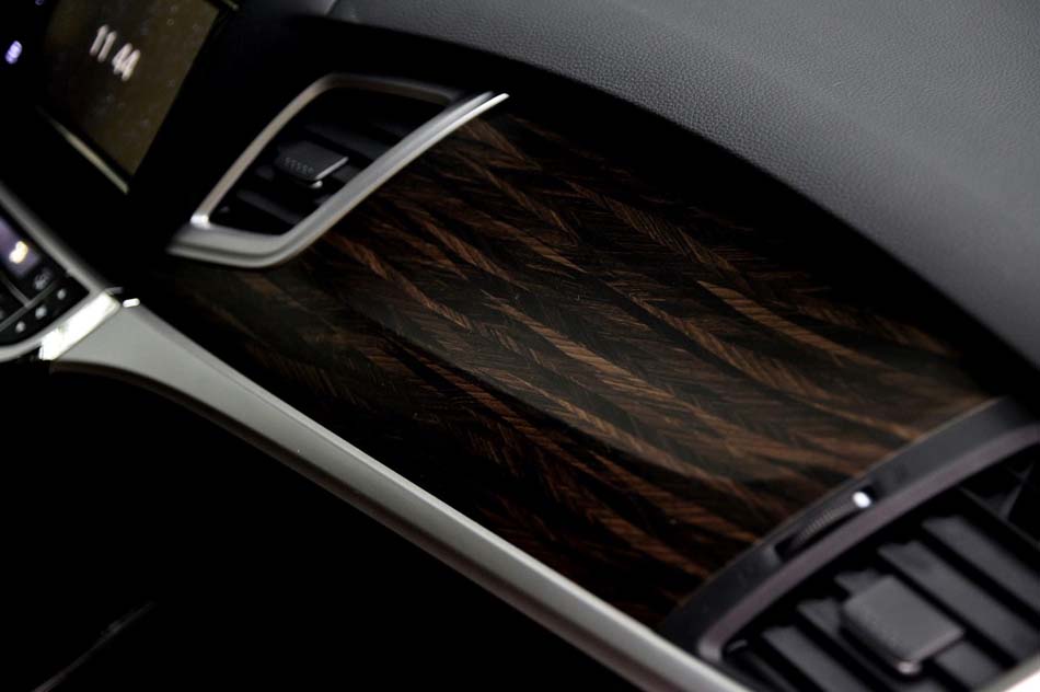 2017款 210TURBO CVT豪华版 5座 内饰