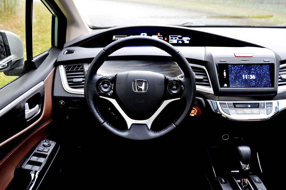 2017款 210TURBO CVT豪华版 5座 内饰