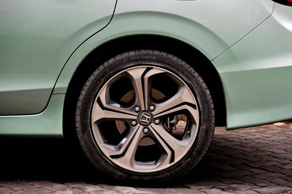 2017款 210TURBO CVT豪华版 5座 细节