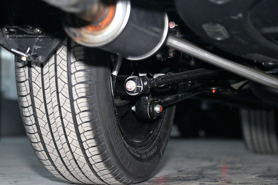 2015款 2.0TID 尊贵型 引擎底盘