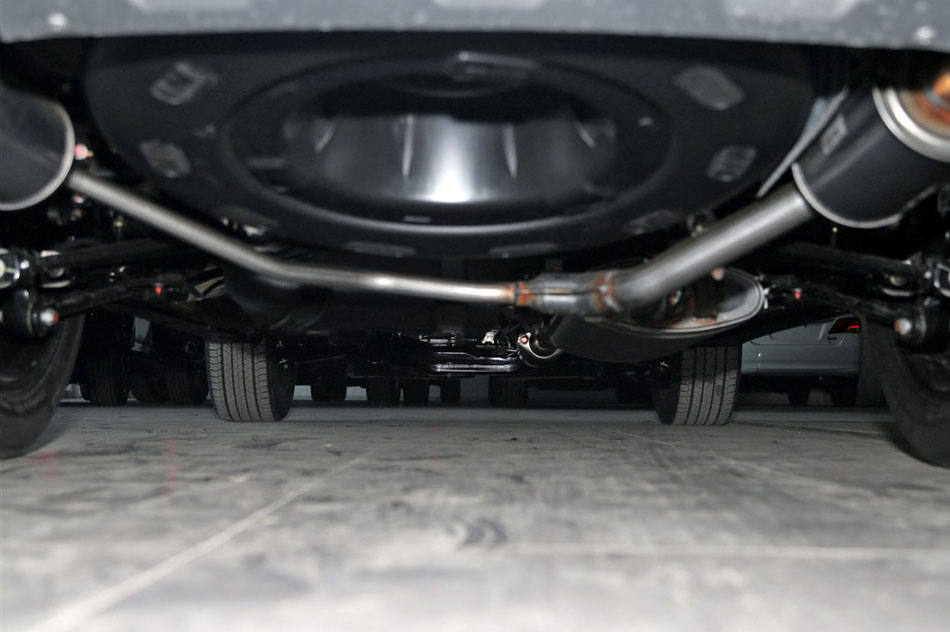 2015款 2.0TID 尊贵型 引擎底盘