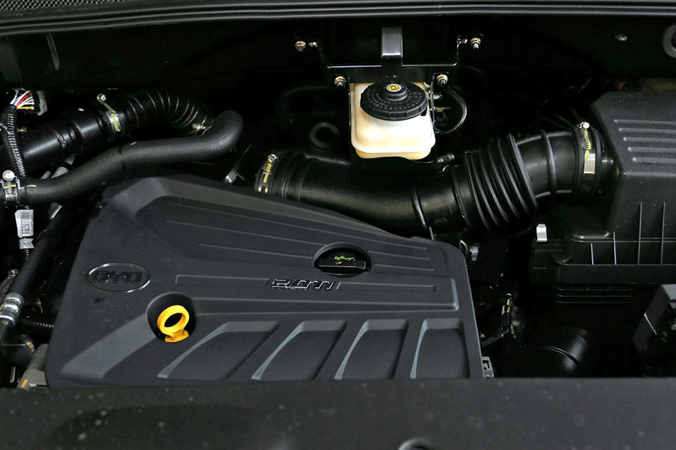 2015款 2.0TID 尊贵型 引擎底盘