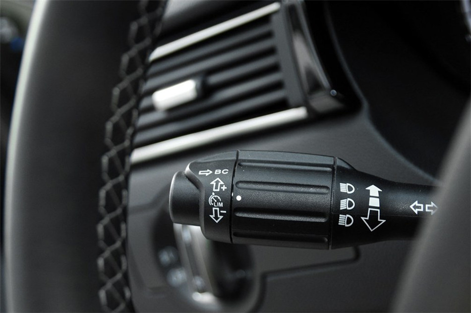 观致3 2013款 基本型 内饰