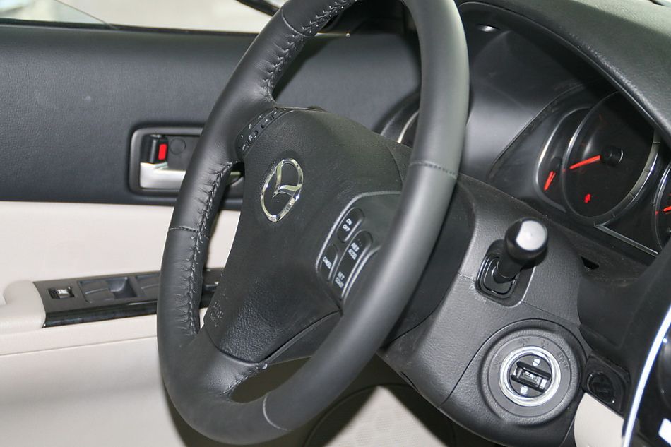 一汽马自达07款马自达6方向盘
