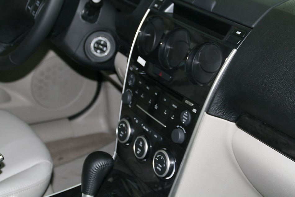 一汽马自达07款马自达6中控台