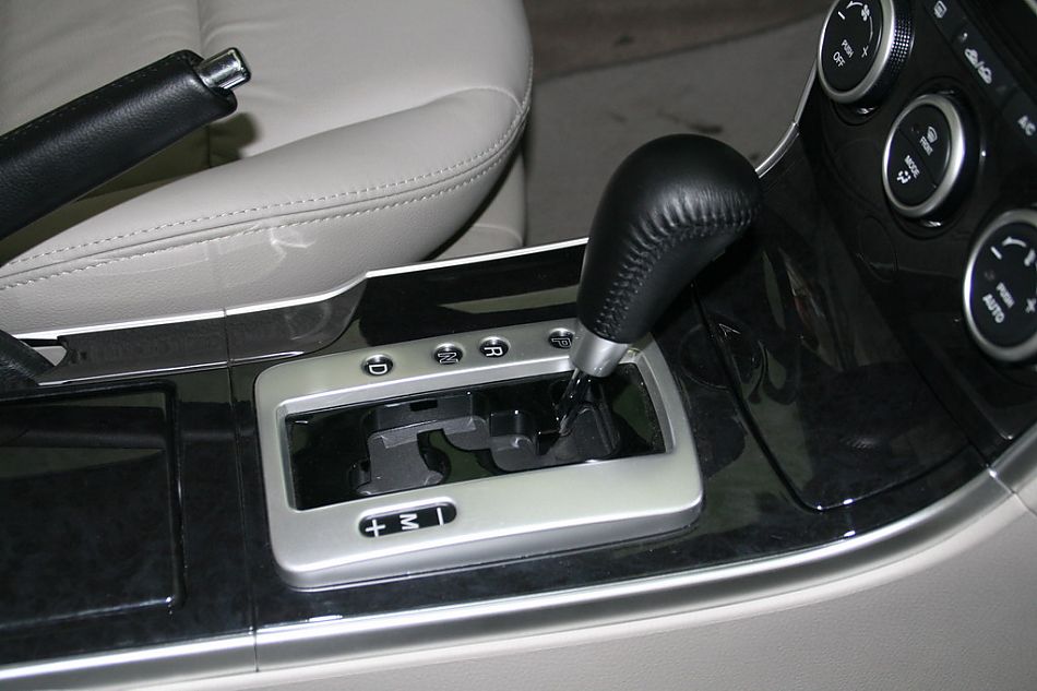 一汽马自达07款马自达6变速杆