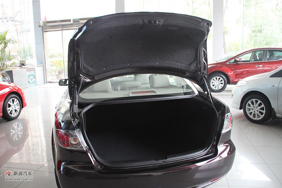 发动机、底盘悬挂及后备箱