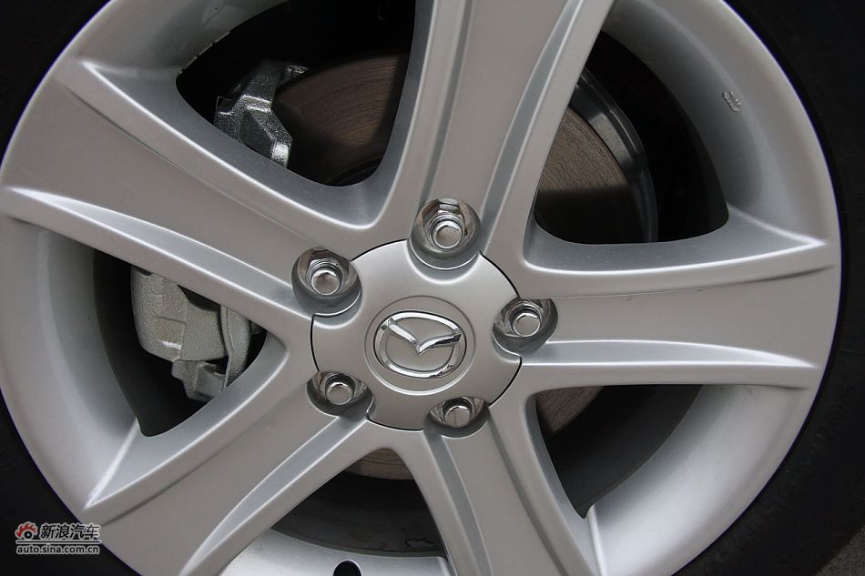 发动机、底盘悬挂及后备箱