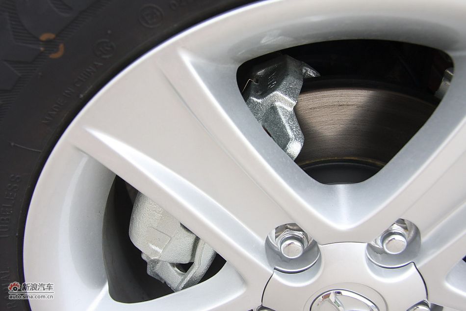 发动机、底盘悬挂及后备箱