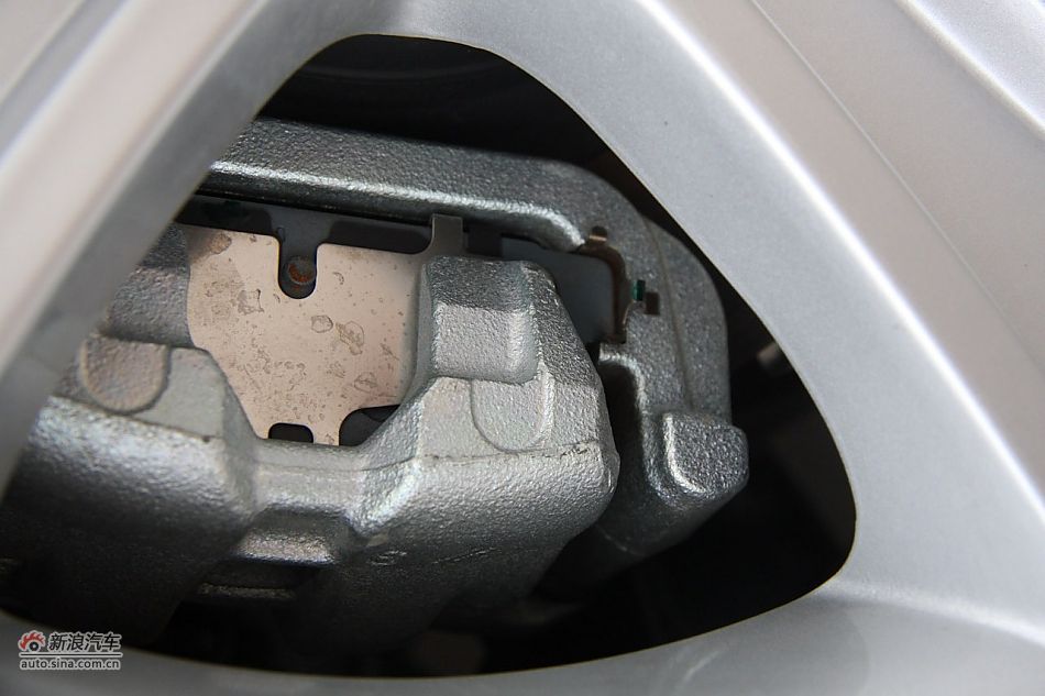 发动机、底盘悬挂及后备箱