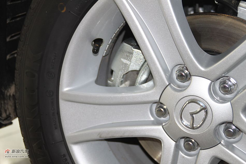 发动机、底盘悬挂及后备箱