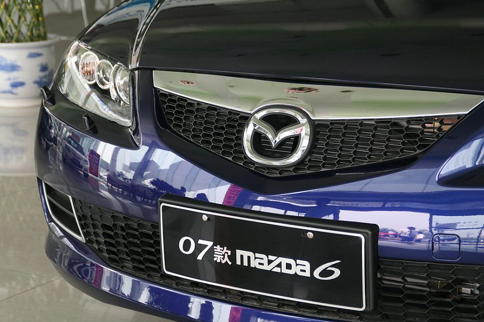 一汽马自达07款马自达6进气格栅