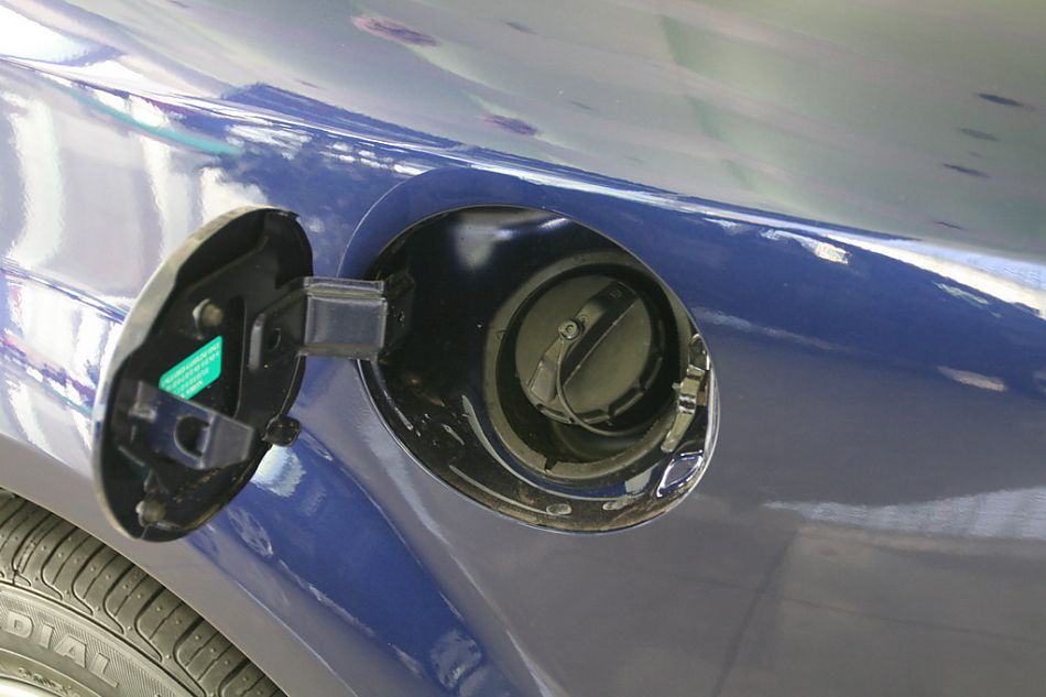 一汽马自达07款马自达6油箱盖