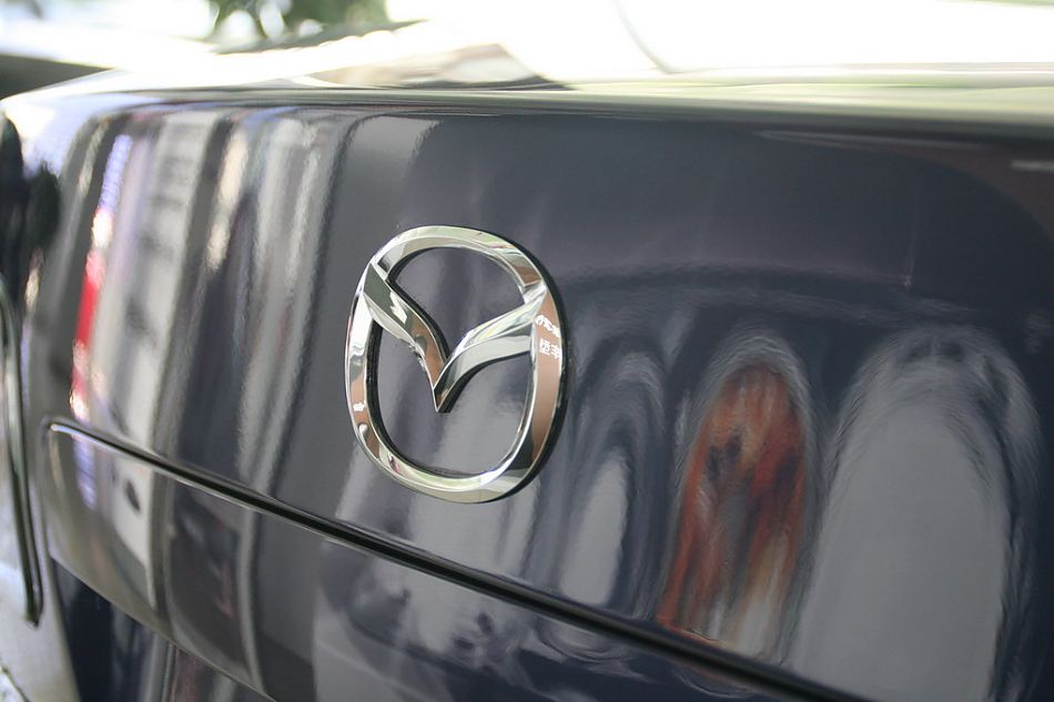 一汽马自达07款马自达6尾部车标