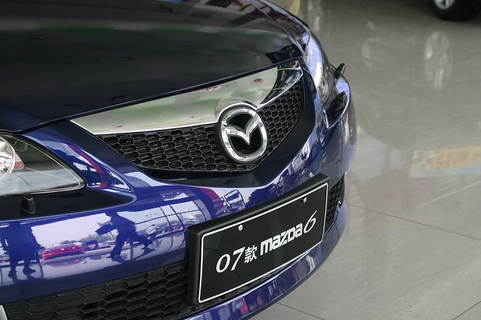 一汽马自达07款马自达6进气格栅