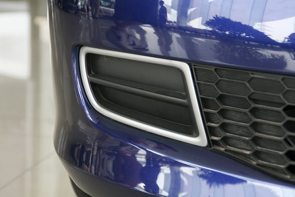 一汽马自达07款马自达6进气格栅