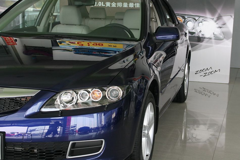 一汽马自达07款马自达6前大灯