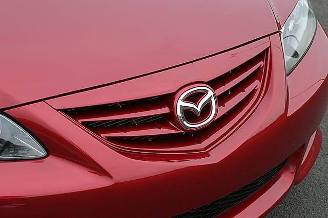 马自达Wagon前部格栅