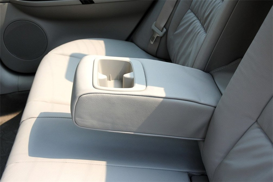 马自达6 2012款 2.0L AT 超豪华型 空间