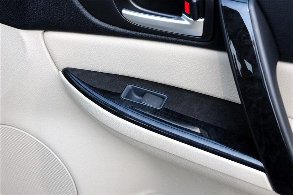 马自达6 2012款 2.0L AT 超豪华型 空间