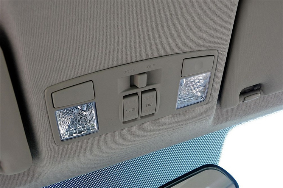 马自达6 2012款 2.0L AT 超豪华型 空间