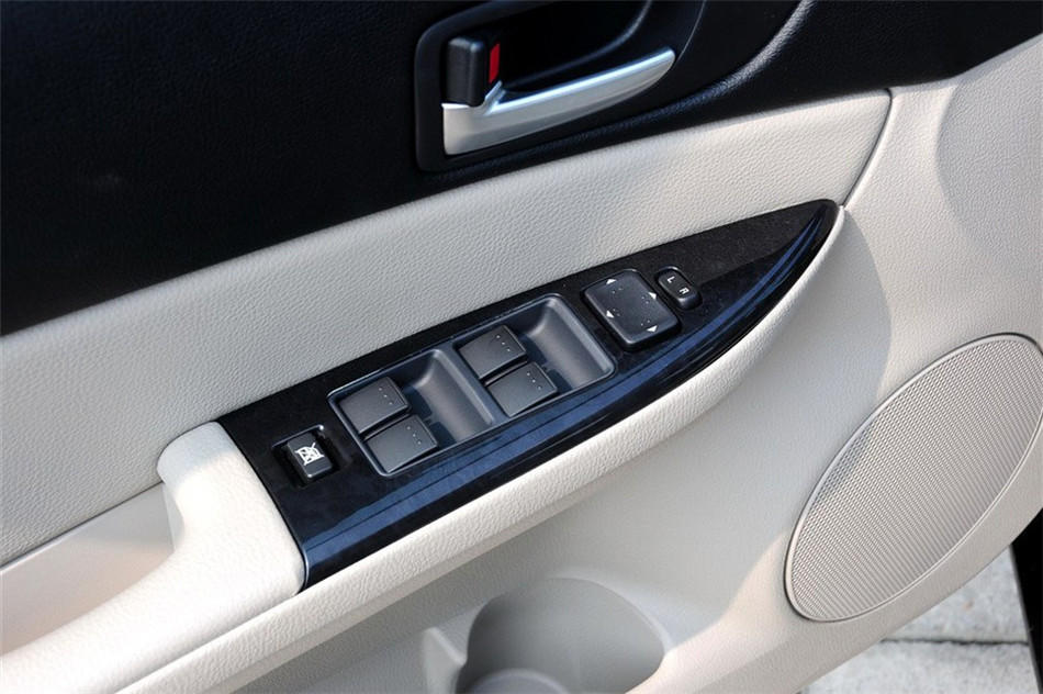 马自达6 2012款 2.0L AT 超豪华型 空间