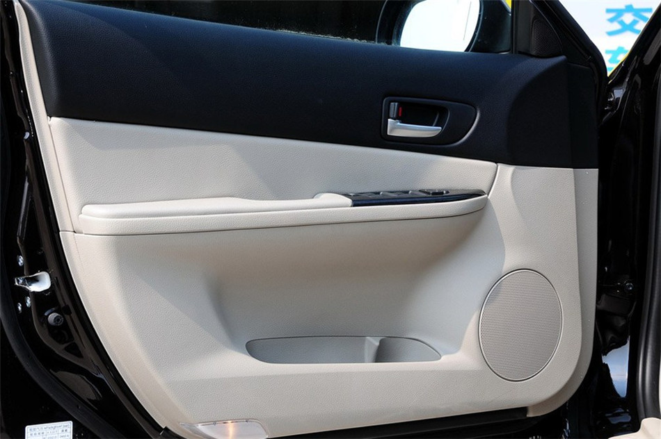 马自达6 2012款 2.0L AT 超豪华型 空间