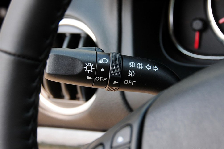 马自达6 2012款 2.0L AT 超豪华型 内饰