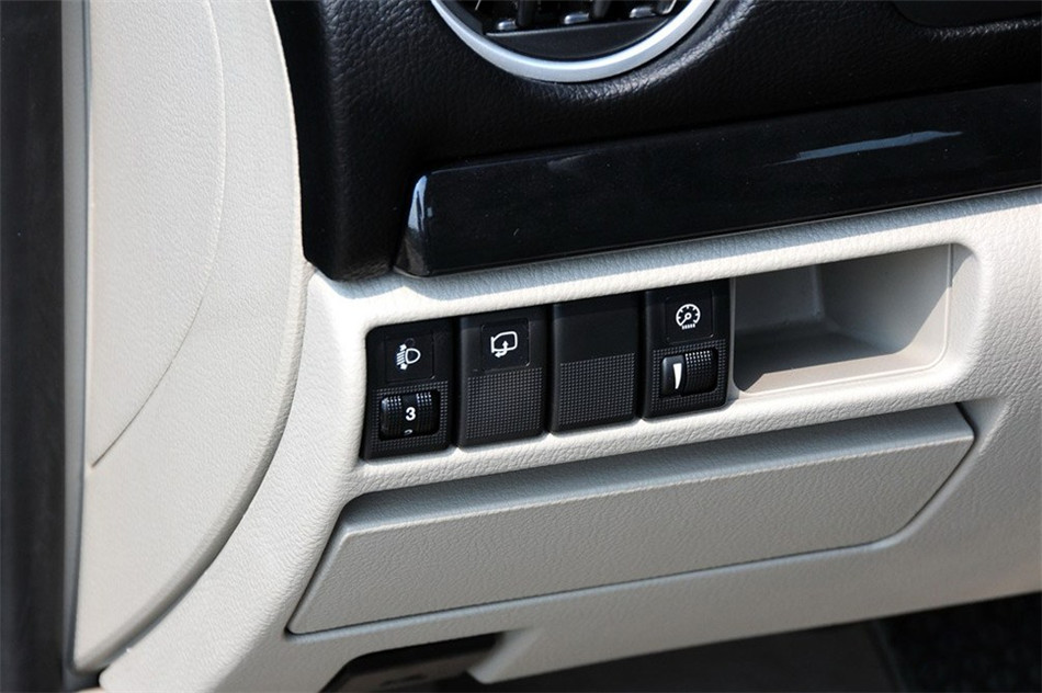 马自达6 2012款 2.0L AT 超豪华型 内饰