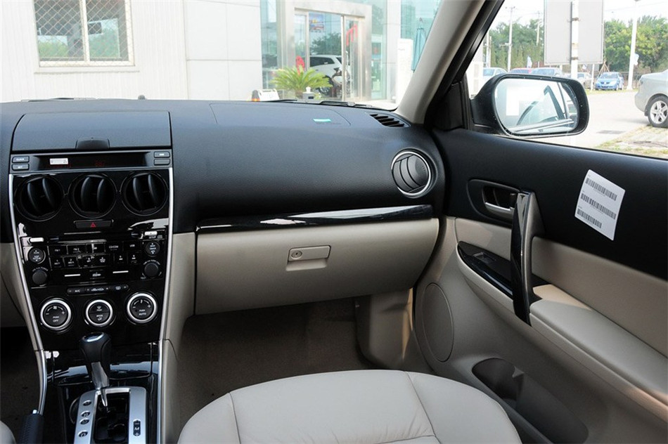 马自达6 2012款 2.0L AT 超豪华型 内饰