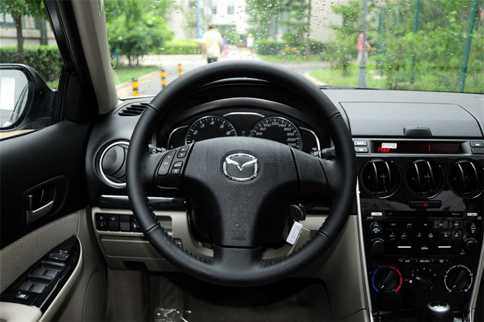 马自达6 2012款 2.0L AT 时尚型 内饰