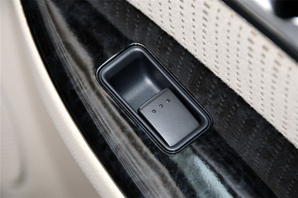 Դ6 2012 2.0L AT ʱ ռ